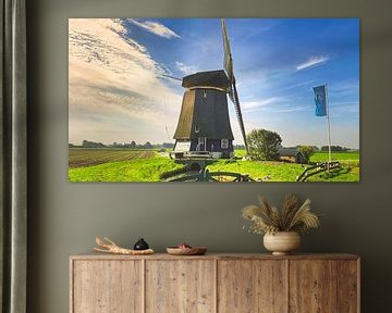 Poldermolen in Noord-Hollands landschap