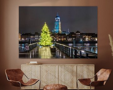 Façade de la ville de Deventer avec un arbre de Noël