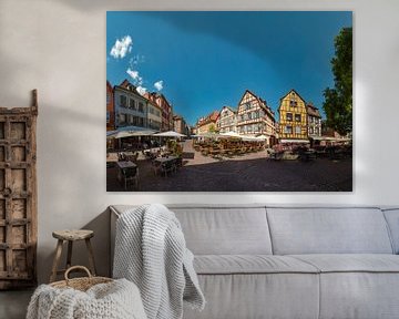 Vakwerk huizen aan de Grand’Rue, terrassen, cafe, Colmar, Alsace, Frankrijk van Rene van der Meer