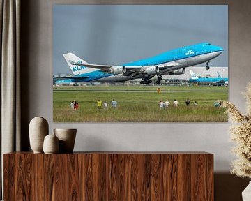 Queen of the skies! A KLM Boeing 747-400, City of Lima (PH-BFL) takes off from the Aalsmeer runway. by Jaap van den Berg