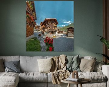 Houten huizen van een bergdorp, Grimentz, Wallis - Valais, Zwitserland van Rene van der Meer
