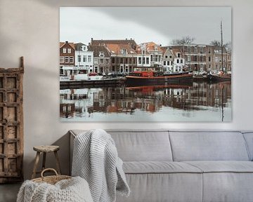 Grote rode boot in het Spaarne | Haarlem | Nederland, Europa van Sanne Dost