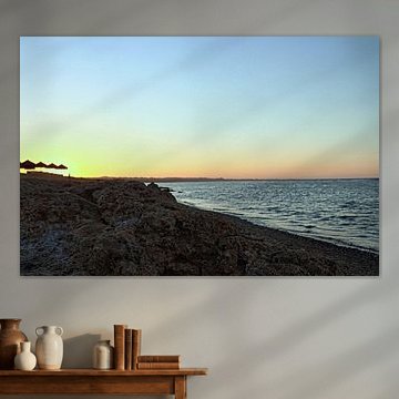 de longues plages vides