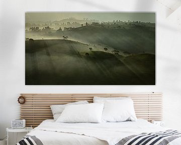 Mistige morgen - theeplantage Azië - panorama van Ellis Peeters