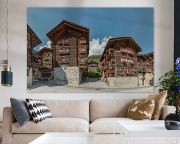 Houten huizen van een bergdorp, Grimentz, Wallis - Valais, Zwitserland van Rene van der Meer