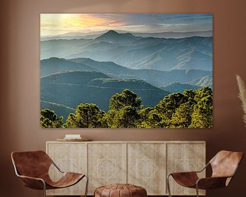 Paysage de collines au crépuscule dans la Serrania de Ronda Andalousie Espagne sur Dieter Walther