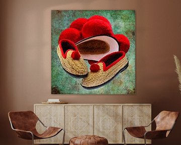 Bollen hat and straw shoes by Ingo Laue