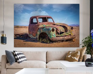 Een autowrak in de woestijn. van Gunter Nuyts
