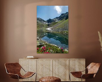 Alpenrosen am See in Küthai
