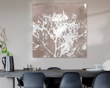 Moderne abstracte botanische kunst. Boom in wit op beige van Dina Dankers
