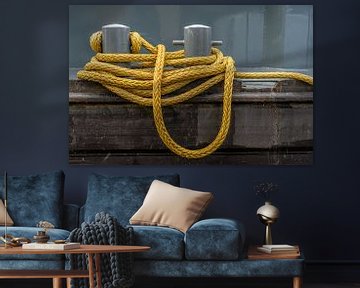 Twee bolders en een geel touw van Ruud Morijn