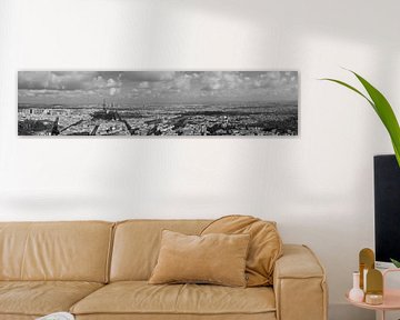 Zwart wit panorama Parijs van Mark Koster