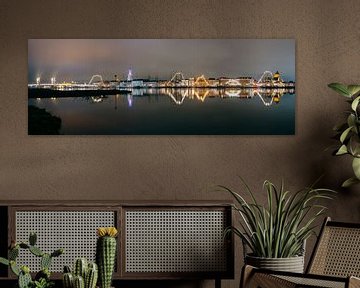 Skyline von Kampen am Abend mit Blick auf den Fluss IJssel von Sjoerd van der Wal Fotografie