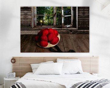 Black Forest Bollen hat in front of wooden window