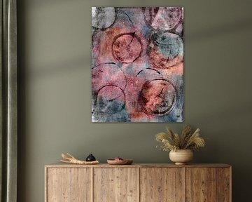 Abstrakte Komposition mit Kreisen. Rosa, lila, orange und warme graue Farben von Dina Dankers