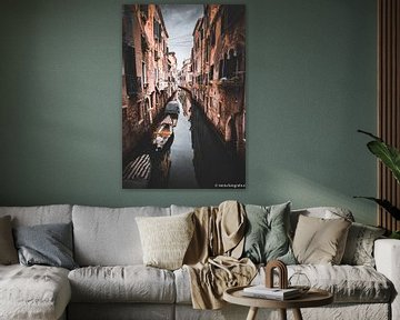Gracht in Venetië van Henk Veenstra