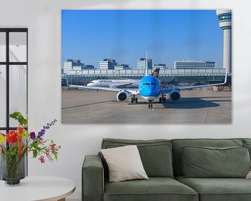 KLM-Flugzeug auf dem Flughafen Amsterdam Schiphol in Holland von Sjoerd van der Wal