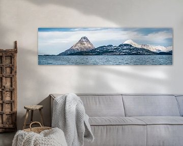 Vue sur le Møklandsfjord sur l'île de Vesteralen en Norvège du sur Sjoerd van der Wal Photographie