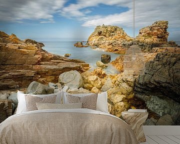 Stenen en granietrotsen aan de kust bij Bretagne