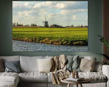 Hollandse Windmolen in het Landschap.