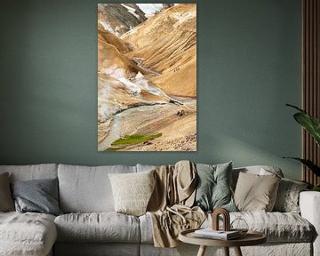 Wanderer auf den Kerlingarfjöll, einem Gebirgszug in Island von Menno Schaefer