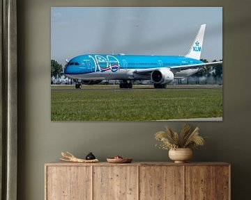De eerste Boeing 787-10 Dreamliner (PH-BKA "Oranjebloesem") die de KLM heeft ontvangen ver van Jaap van den Berg