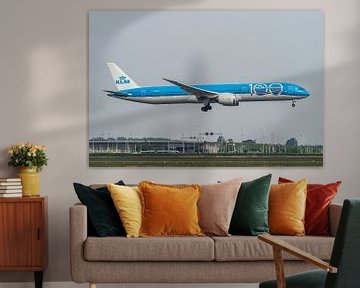 De eerste Boeing 787-10 Dreamliner van de KLM. van Jaap van den Berg