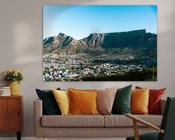 Blick auf den Tafelberg bei Sonnenuntergang, Kapstadt, Südafrika von Suzanne Spijkers