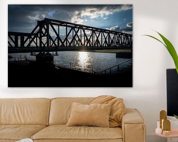 Eisenbahnbrücke im Sonnenuntergang von Christian Borgert