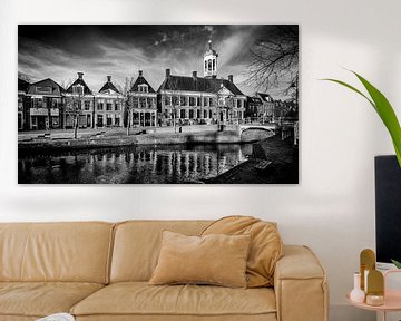 Vestingstad Dokkum, met oude stadhuis - Friesland (NL) van Rick Van der Poorten