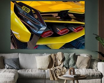 Lamborghini in Dubai  van Truckpowerr