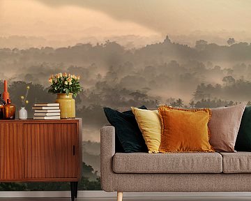 Borobudur tempel tijdens zonsopkomst (horizontaal) van Anges van der Logt