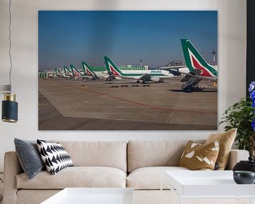 Vliegtuigen van Alitalia op de luchthaven in Milaan