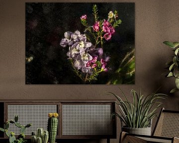 Macrofoto van een boeket bloemen met waterdruppels van Robrecht Kruft