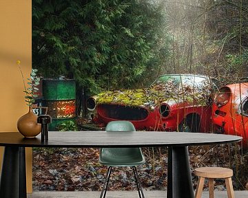 lachend - oude Volvo op een klein autokerkhof