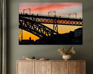 Ponte Dom Luis 1. in Porto, Portugal nach Sonnenuntergang