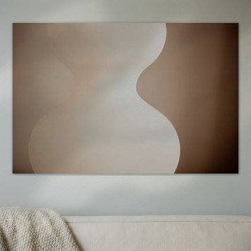 Nature morte avec vase à bulles couleur sable sur Melanie Schat