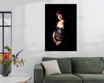 Glamour-Studioporträt einer 23-jährigen weißen Frau mit kurzen Hosen, von Werner Lerooy