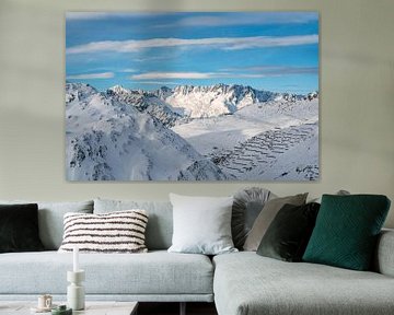 Blick auf das Andermatt Skigebiet und seine Berge von Leo Schindzielorz
