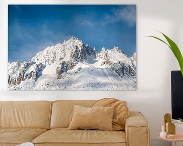 Imposante Zwitserse bergtoppen met een sluier van mist van Leo Schindzielorz