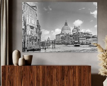 VENICE Grand Canal & Santa Maria della Salute | Monochroom van Melanie Viola