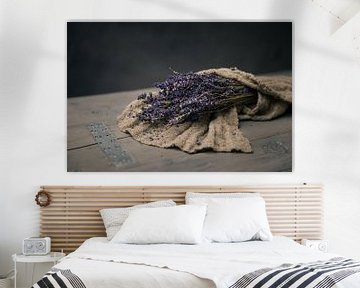 Stilleven met lavendel in linnen shabby doek van Mayra Fotografie