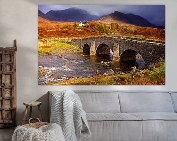 Stenen brug in een ruig landschap van Ger Doornbos