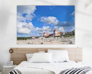 Plage de la mer Baltique à Binz avec des chaises de plage sur GH Foto & Artdesign