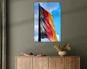 Deutsche Nationalfahne weht im Wind (Duitse vlag wappert in de wind) van Udo Herrmann
