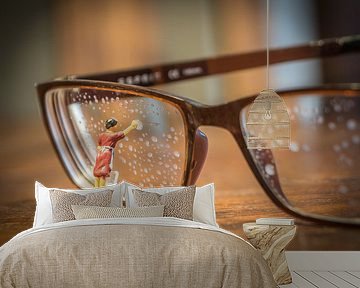 Brushing glasses ... by Andrea Pijl - Pictures