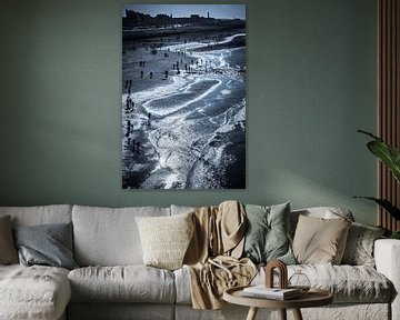 Silhouetten langs de kustlijn bij Scheveningen