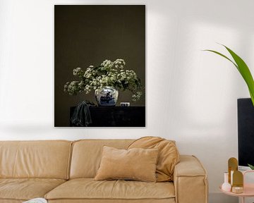 Delfter Blau Stilleben mit Blumen. 2 von Alie Ekkelenkamp