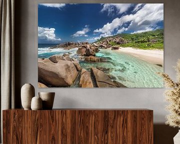 Beach with turquoise sea in Sychelles. by Voss Fine Art Fotografie