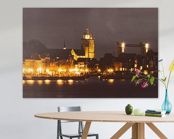 Skyline Dordrecht vanaf Papendrecht in het  donker van Lizanne van Spanje